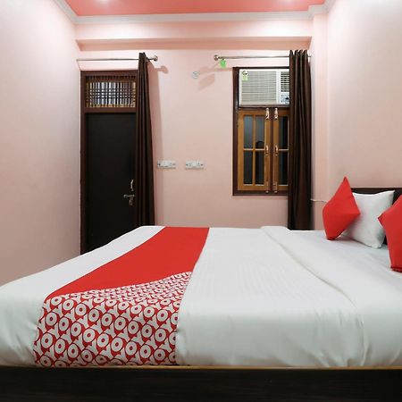 Oyo Hotel Aryan Galaxy Bhauli Eksteriør billede