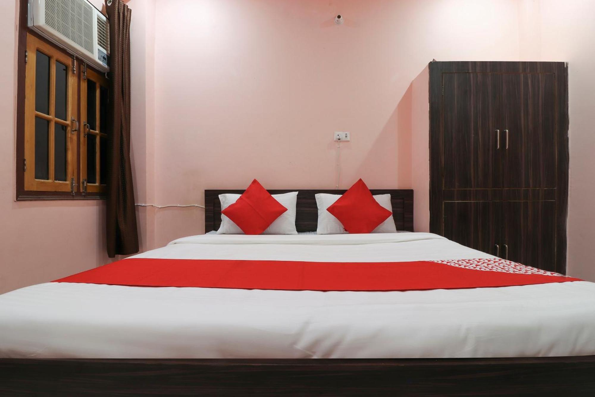 Oyo Hotel Aryan Galaxy Bhauli Eksteriør billede